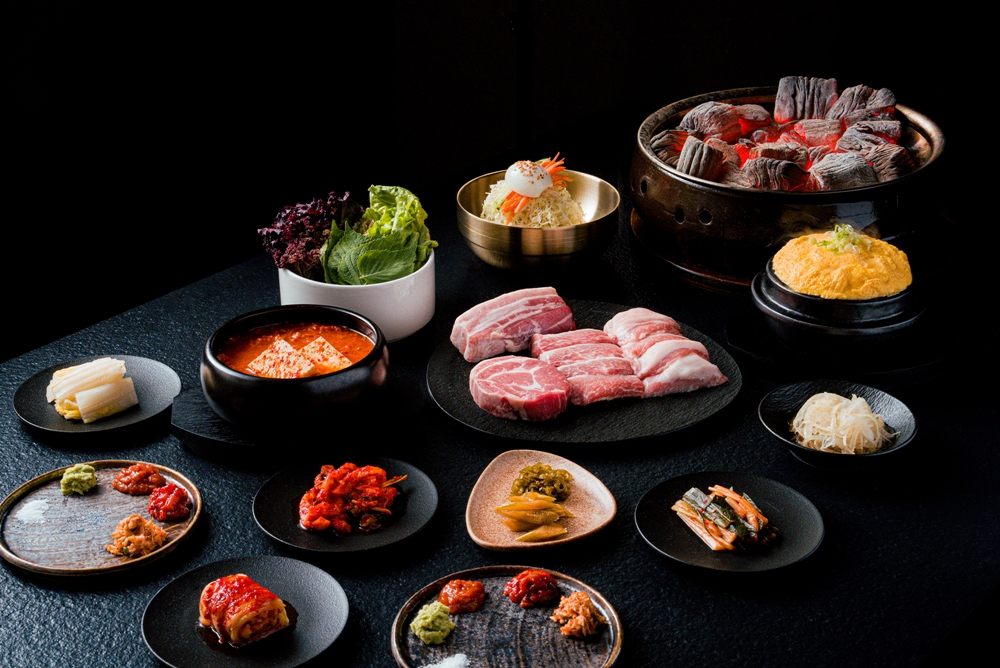 不用飛韓國也能吃！首爾三大排隊名店「囕盈豚」海外首店登台9/12盛大開幕